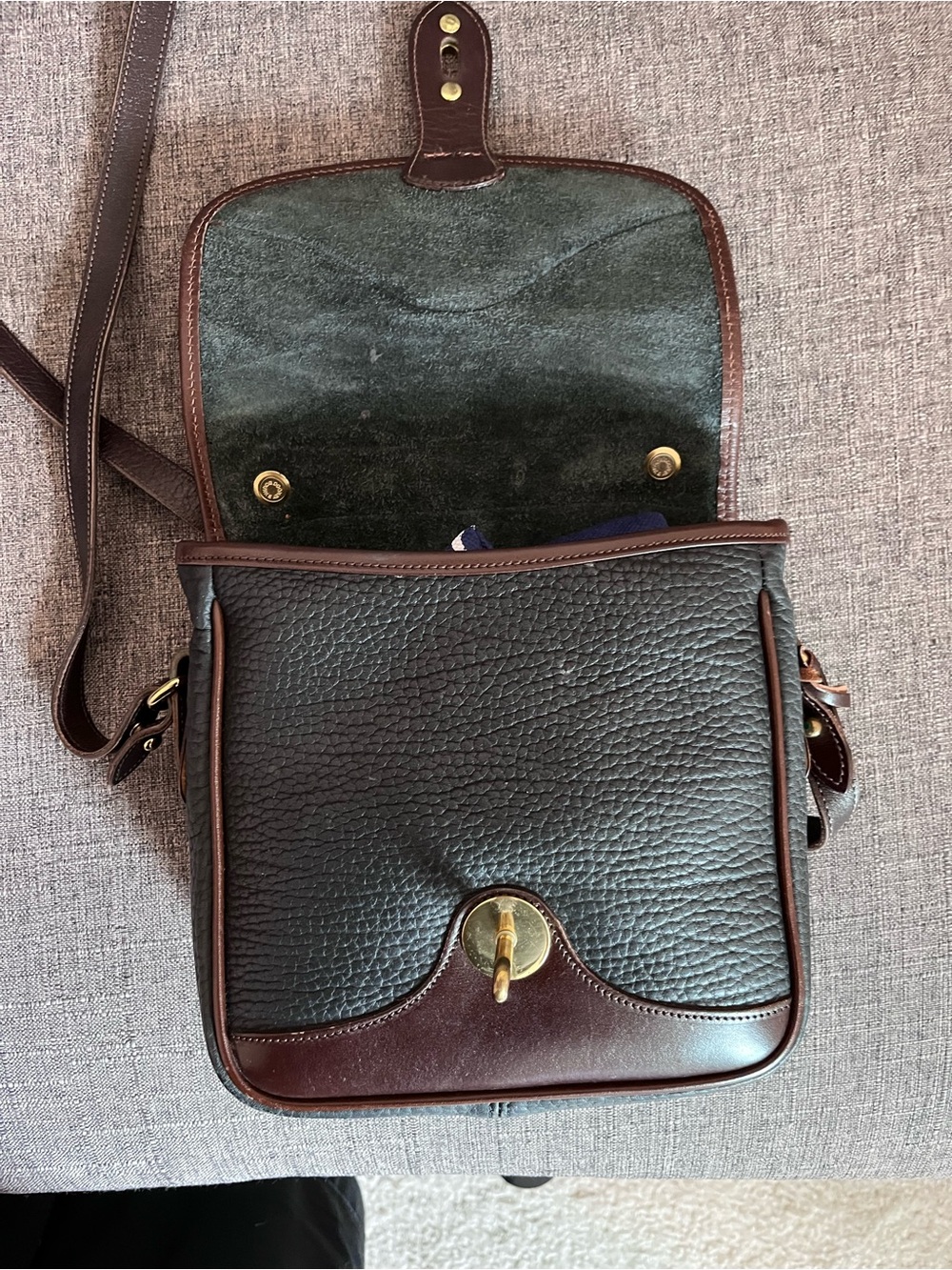 Vintage Dooney & Bourke AWL Cavalry Crossbody Bag Black Pebble Leather Tan USA - Picture 4 of 9